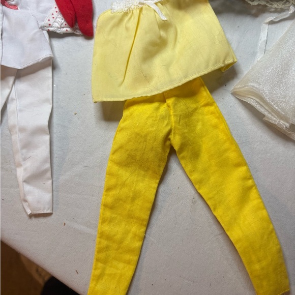 Lots of Super Cute Barbie or any that size Doll outfits In lovely condition - Picture 9 of 12